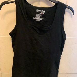 Black active tank top